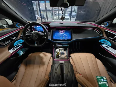 벤츠 2026 E200 E클래스 부메스터 + 미드레인지 엠비언트 패키지 W214.