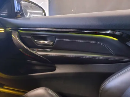 BMW M4 리츠 스마트 엠비언트. 엠비언트가 불어넣는 생기.