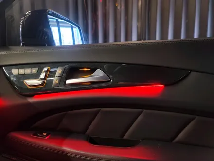 벤츠 W218 CLS 리츠 스마트 엠비언트. CLS에 어울리는 감각적인 분위기.