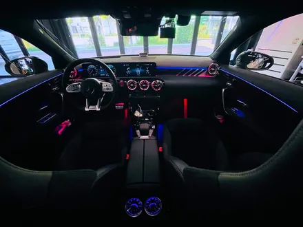 벤츠 W177 A45 AMG 순정 엠비언트 확장 작업. 순정으로 정확하게.