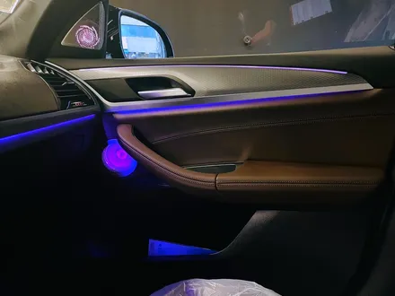 BMW G02 X4 엠비언트 연동 스피커 세트. BMW 실내 엠비언트와 스피커 추천.