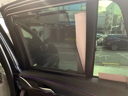 BMW iX3 그릴 교체 + 선쉐이드 시공 설치.