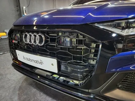 아우디 Q8 RS그릴.
