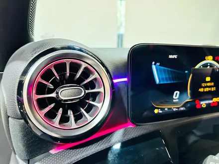 벤츠 A45 AMG 순정 엠비언트 확장 + AMG 패널 + 후석 송풍구 + 미드레인지.