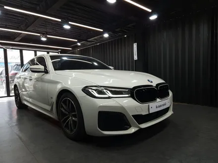 BMW G30 LCI 5시리즈 아이코닉글로우 프론트 그릴