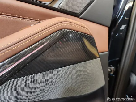 BMW G05 X5 LCI 실내 카본 인테리어 + 아이코닉글로우 그릴.