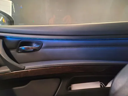BMW E93 M3 리츠 스마트 엠비언트. 변화가 필요한 차에 필수 시공.