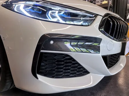BMW 8시리즈 그란쿠페 프론트 카본 카나드. 작지만 확실한 변화.
