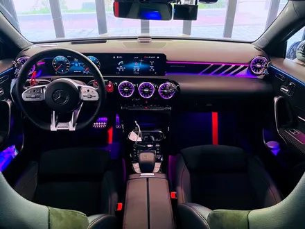 벤츠 W177 A45 AMG 순정 엠비언트 확장 작업. 순정으로 정확하게.