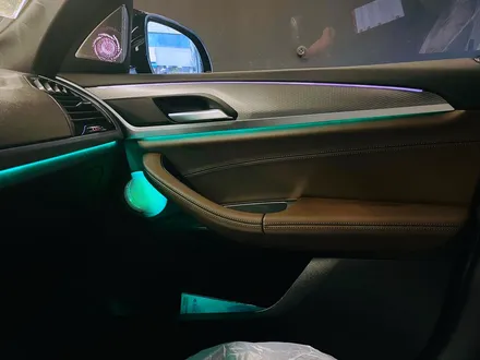 BMW G02 X4 엠비언트 연동 스피커 세트. BMW 실내 엠비언트와 스피커 추천.