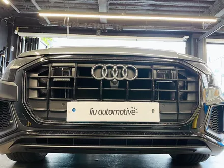 아우디 Q8 55TFSI 프론트립 에어댐. Q8 더욱 웅장한 느낌.
