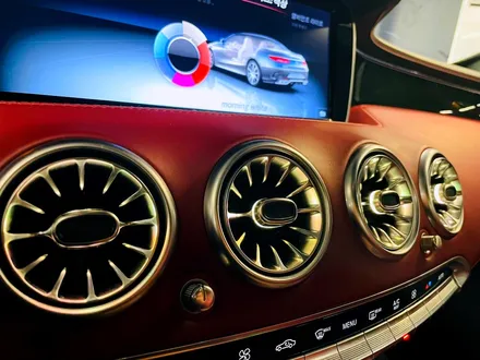 벤츠 W222 S63 AMG 터빈 송풍구 벤츠 W222 S63 AMG 카브리올레 엠비언트 패키지 전후석 송풍구 모두에 엠비언트 더하기.