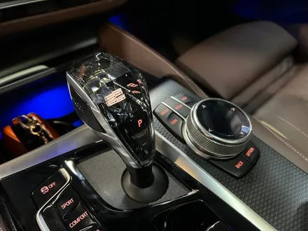 BMW 6GT 크리스탈 기어봉 교체 세트.