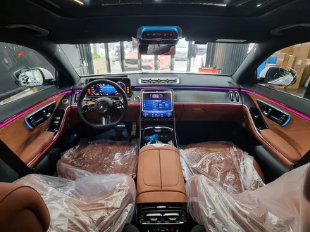 벤츠 W223 S클래스 S400d 숏바디 액티브 엠비언트 시공.