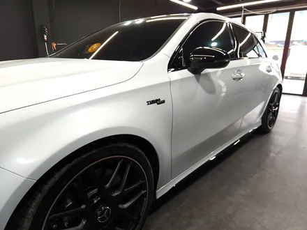 벤츠 A45 AMG 디퓨저 립 + 블랙팩 엠블럼 교체.