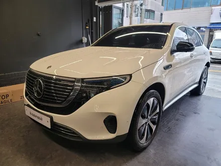 벤츠 EQC 사이드스텝. 승하차 보조발판 시공.