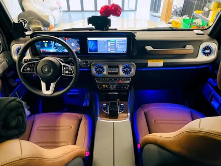 벤츠 G400d 송풍구 터빈 엠비언트. 후석까지 완벽하게 터빈 송풍구 엠비언트 세트.