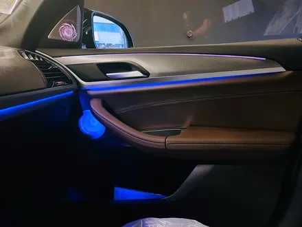BMW G02 X4 엠비언트 연동 스피커 세트. BMW 실내 엠비언트와 스피커 추천.