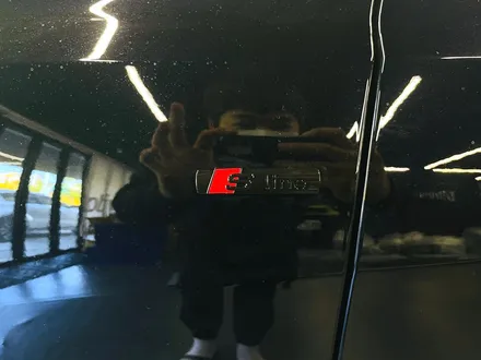 아우디 Q8 50TDI 블랙팩 + 실내 카본트림 교체. 인테리어와 익스테리어 모두 시크하게.