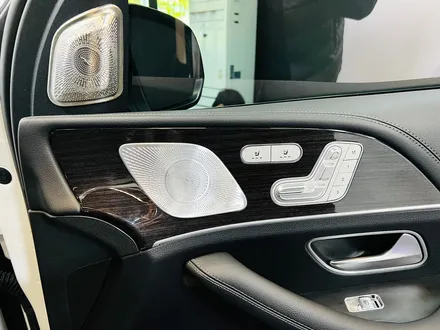 벤츠 W167 GLE300d 미드레인지 부메스터 스피커 커버 교체.