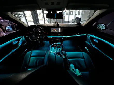 BMW F10 5시리즈 리츠 무빙 액티브 엠비언트 시공 작업.