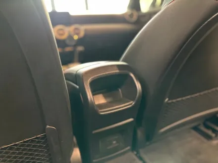 벤츠 W177 A45AMG 순정부품 후석송풍구 생성 + 블랙 엠블럼 교체 세트.