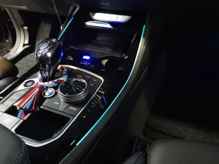 BMW iX3 기어패널 센터 엠비언트 확장.