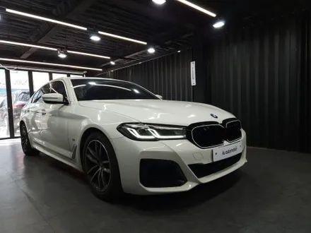 BMW G30 LCI 5시리즈 아이코닉글로우 프론트 그릴
