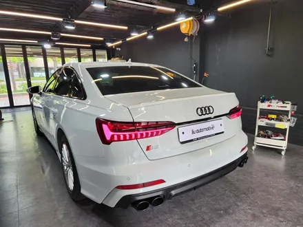 아우디 A6 크롬딜리트 블랙팩 랩핑 + 파츠 교체 세트.