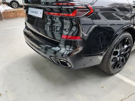 BMW X7 M60 버전 사이드스커트 교체 블랙팩.