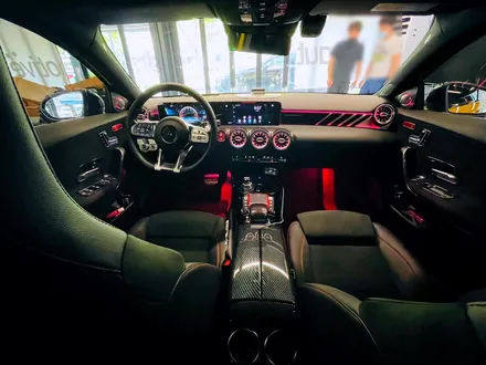 벤츠 A45 AMG 루프스킨 + 인테리어 튜닝 패키지. 부메스터 + AMG 핸들 + AMG 대쉬보드 패널 + 후석 송풍구.