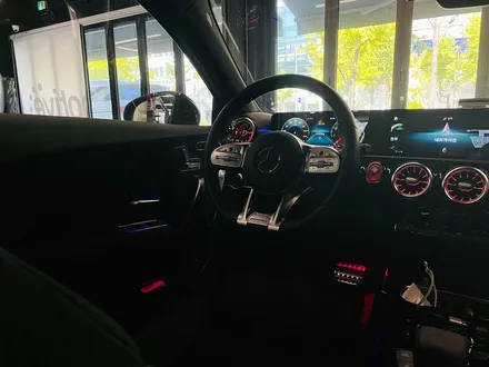 벤츠 W177 A45 AMG 순정 엠비언트 확장 작업. 순정으로 정확하게.