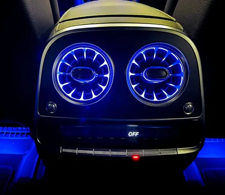 벤츠 W222 S클래스 S350d 송풍구 트위터 엠비언트 세트. 두 가지 엠비언트로 실내 인테리어 연출하기.