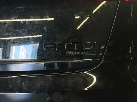 아우디 Q8 50TDI 블랙팩 + 실내 카본트림 교체. 인테리어와 익스테리어 모두 시크하게.