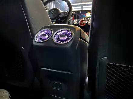 벤츠 C118 CLA45AMG 2열 후석 송풍구 설치 엠비언트 추가작업. 후석 송풍구 설치에 엠비언트까지.