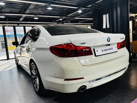 BMW G30 5시리즈 LCI 테일램프 교체 순정 부품. 믿을 수 있는 순정 테일램프.