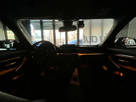 BMW 3GT 리츠 스마트 엠비언트 시공 작업.
