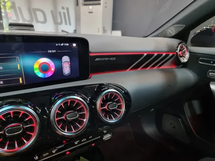 벤츠 W177 A45AMG 순정 AMG 대시보드 패널 + 후석 송풍구 + 엠비언트 추가 작업.
