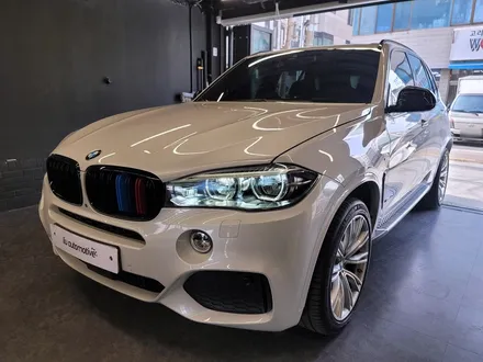 BMW F15 X5 실내 인테리어 카본트림 세트. 간단한 장착에 확실한 변화.