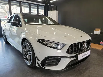 벤츠 W177 신형 A45 AMG 2열 후석 송풍구 설치. 신차에 필수, 프리미엄 PPF 보호 필름.