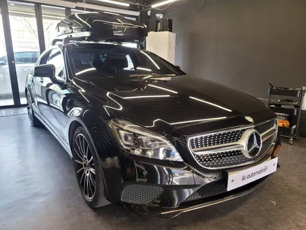 벤츠 W218 CLS 리츠 스마트 엠비언트. CLS에 어울리는 감각적인 분위기.