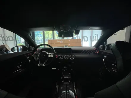 벤츠 W177 A45 AMG 미드레인지 + 선글라스 엠비언트 패키지. 유니크한 엠비언트를 원한다면.