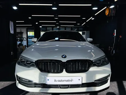 BMW G30 5시리즈 LCI 테일램프 교체 순정 부품. 믿을 수 있는 순정 테일램프.