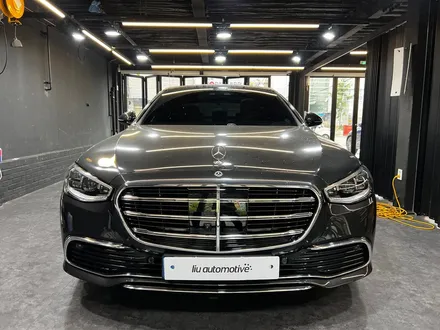 벤츠 W223 S클래스 순정 4D 전동 부메스터 스피커 + 천장 엠비언트 연동 패키지.
