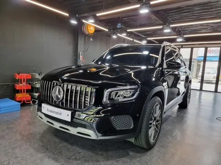 벤츠 GLB 45 AMG 타입 디퓨저 장착.