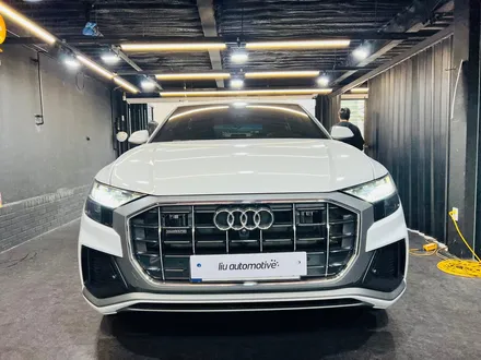 아우디 Q8 → SQ8 실내 카본 인테리어 트림 교체 작업.