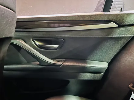 BMW F10 5시리즈 리츠 무빙 액티브 엠비언트 시공 작업.