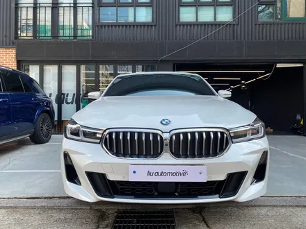 BMW 6GT 카본 스포일러.