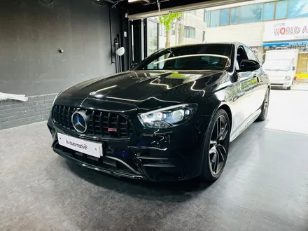 벤츠 W213 E53AMG 4D부메스터 + 송풍구엠비언트.