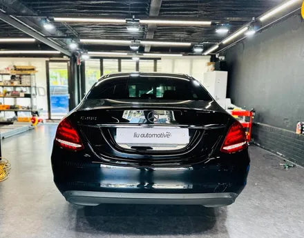벤츠 W205 C200 C클래스 디퓨저 크롬라인 교체 순정부품.